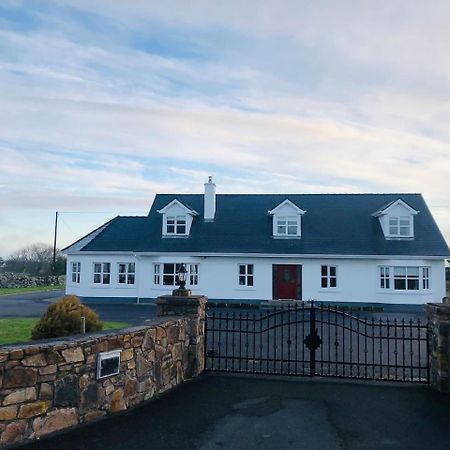 Connemara. 3 Bedroom, 8 Bed, Holiday Home Голуэй Экстерьер фото