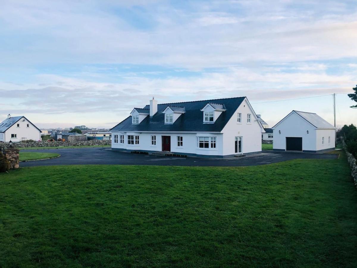 Connemara. 3 Bedroom, 8 Bed, Holiday Home Голуэй Экстерьер фото